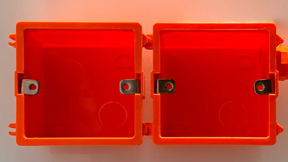 加厚阻燃连体底盒